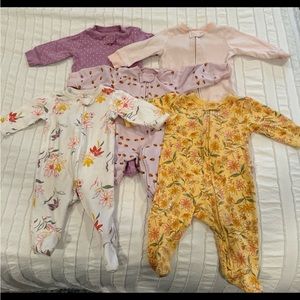 ✨SOLD✨ Carters pajamas set of 5 size 3M